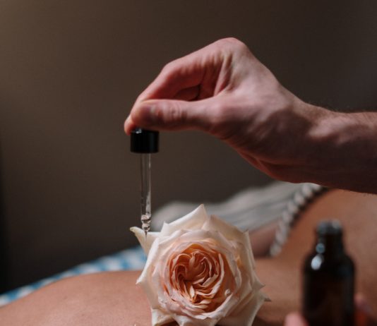 Flores de Bach, qué son y por qué son tus aliadas frente al estrés