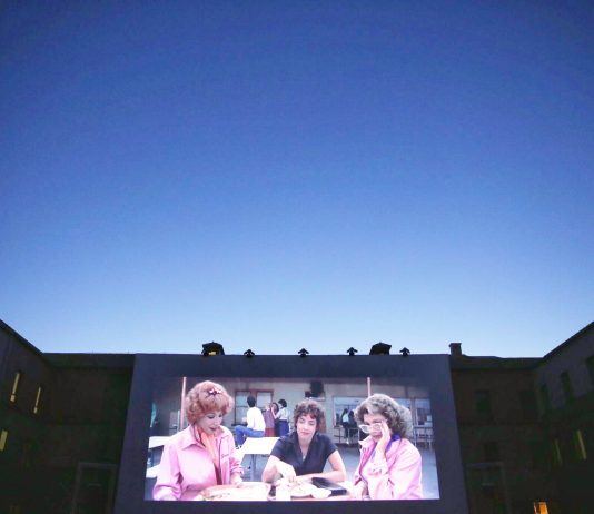 Sing Along al aire libre en el Pueblo Espanyol
