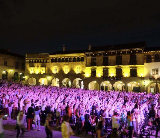 Esta noche Sing Along de Mecano en Poble Espanyol