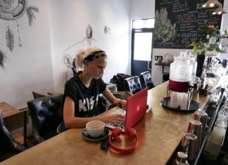 Emprender para vivir o Vivir para emprender club-social-emprendedoras-mamas-barcelona
